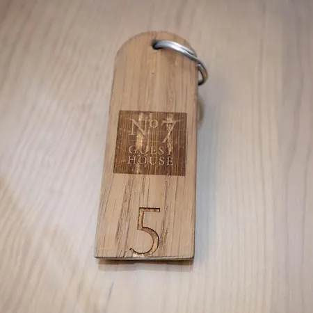 Nocleg ze śniadaniem Number 7 *