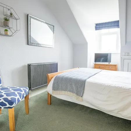 Number 7 Bed & Breakfast *