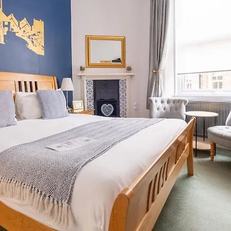 Number 7 Bed & Breakfast *