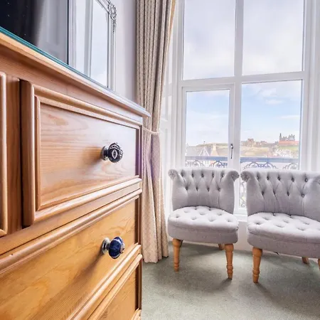 Bed & Breakfast Number 7 *